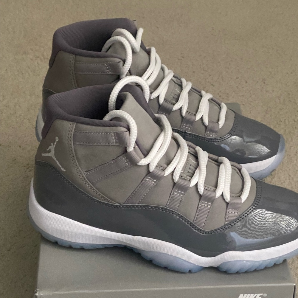 Jordan 11 Retro Cool Gray Sneakers